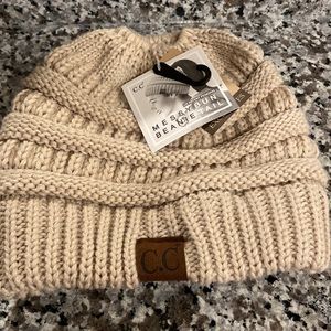 Chunky Knit Ponytail Beanie